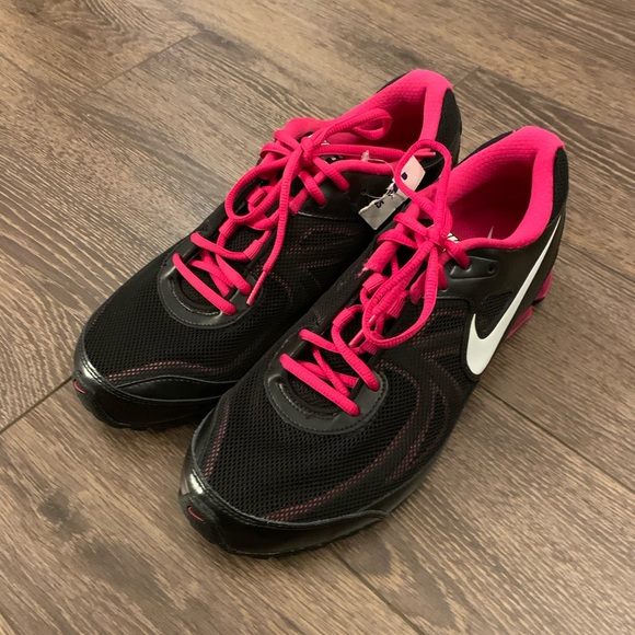 Nike Shoes - 💕New Ladies Nike Reax Running Shoes